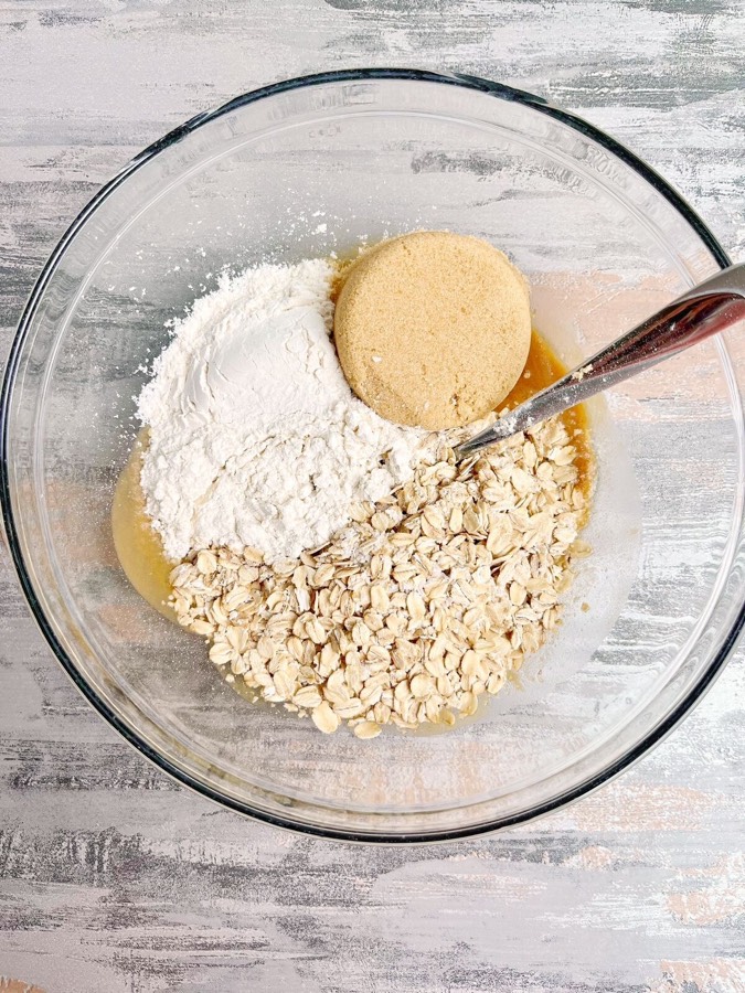 No Churn Apple Butter Ice Cream With Oat Crumble